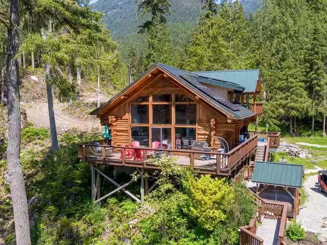 House for sale in Sechelt, Sunshine Coast, Blk 9 Narrows Inlet.
