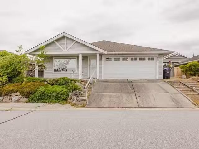 House for sale in Sechelt, Sunshine Coast, 5687 Emily Way, 263.