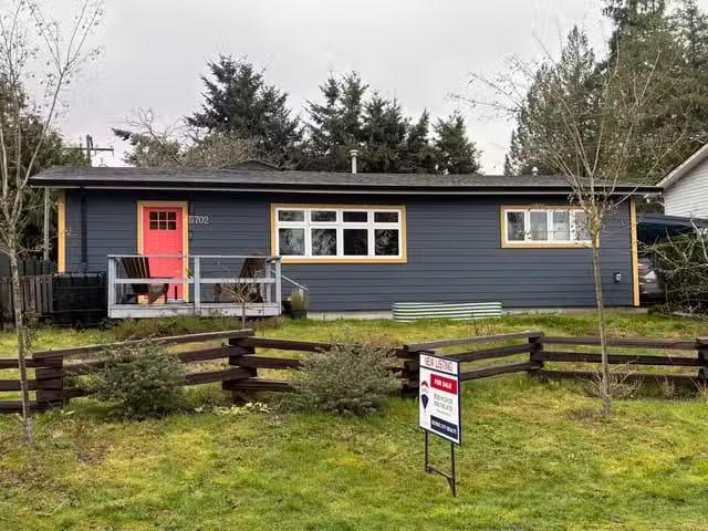 House for sale in Sechelt, Sunshine Coast, 5702 Medusa Street.