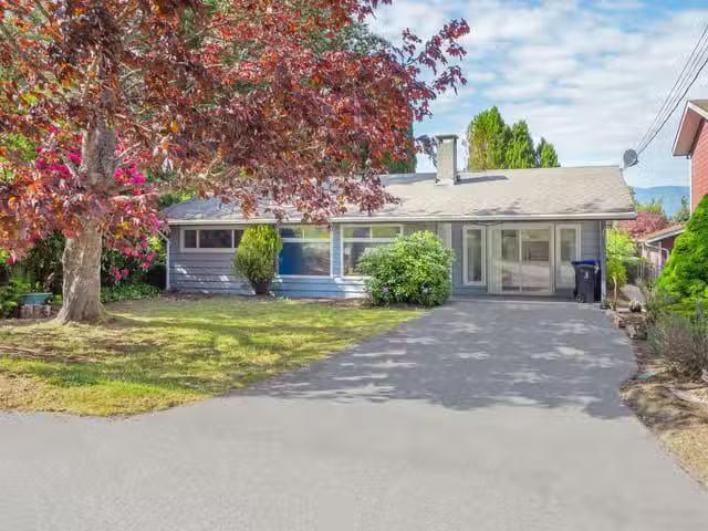 House for sale in Sechelt, Sunshine Coast, 5750 Spindrift Stre.