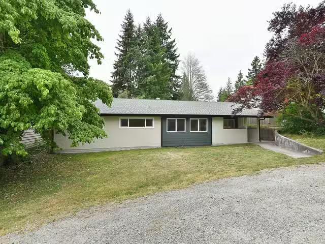 House for sale in Sechelt, Sunshine Coast, 5787 Ebbtide Street.