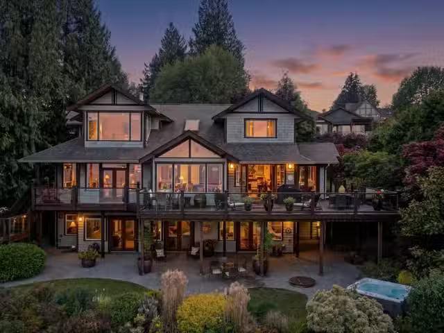 House for sale in Sechelt, Sunshine Coast, 6480 Shoreline Plac.