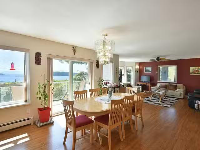 House for sale in Sechelt, Sunshine Coast, 6502 Sunshine Coast.
