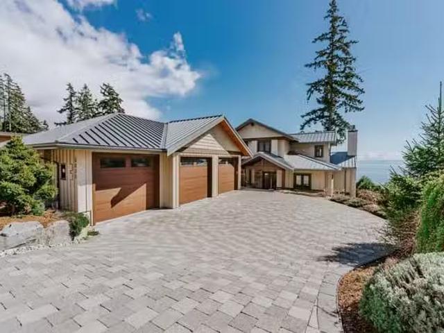 House for sale in Sechelt, Sunshine Coast, 6035 Silverstone La.
