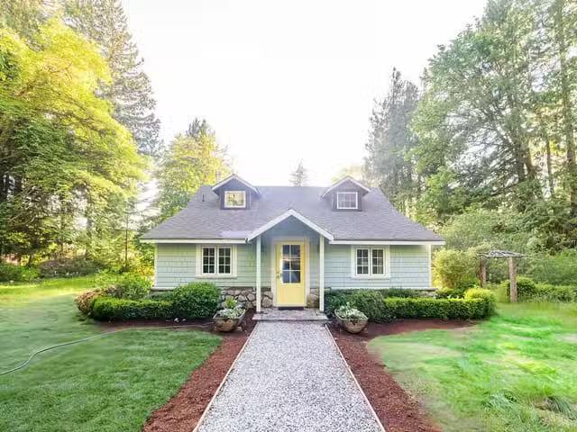 House for sale in Sechelt, Sunshine Coast, 6129 Sechelt Inlet.