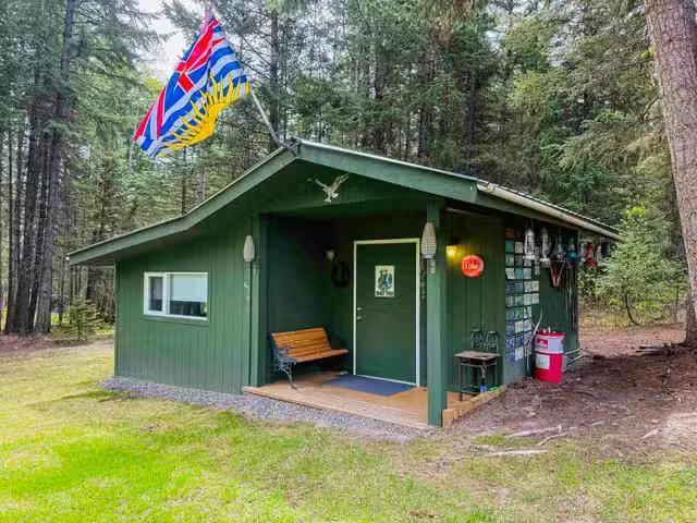 House for sale in Sheridan Lake, 100 Mile House, 7532 Thomas P.
