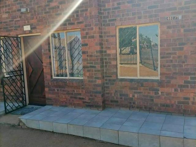 House for sale in Soshsnguve block FF