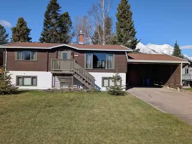 House for sale in Smithers, Smithers And Area, 4075 W 7th Aven.