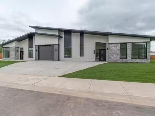 House for sale in Smithers, Smithers And Area, 1118 Parkside A.