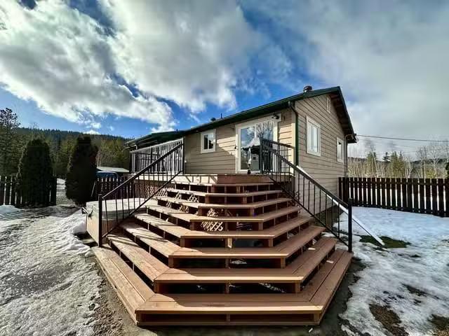 House for sale in Smithers, Smithers And Area, 23998 River Roa.