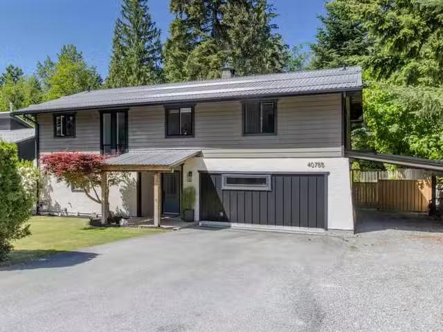 House for sale in Squamish, Squamish, 40755 Thunderbird Ridge.