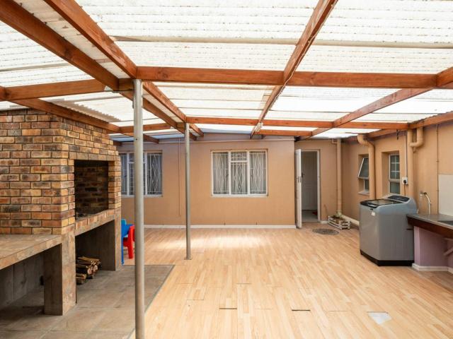 House For Sale in Strandfontein Village