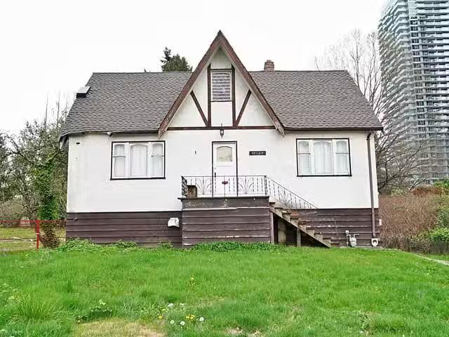 House for sale in Surrey, North Surrey, 10024 Whalley Boulevar.