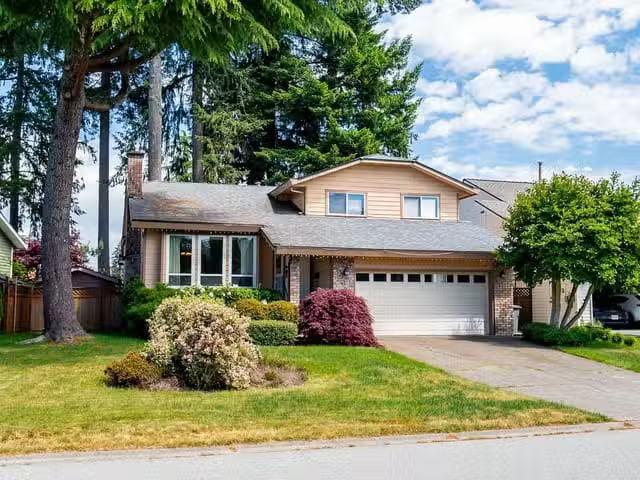 House for sale in Surrey, North Surrey, 10764 Fraserglen Drive.