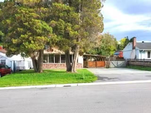 House for sale in Surrey, North Surrey, 11044 Oriole Drive, 26.