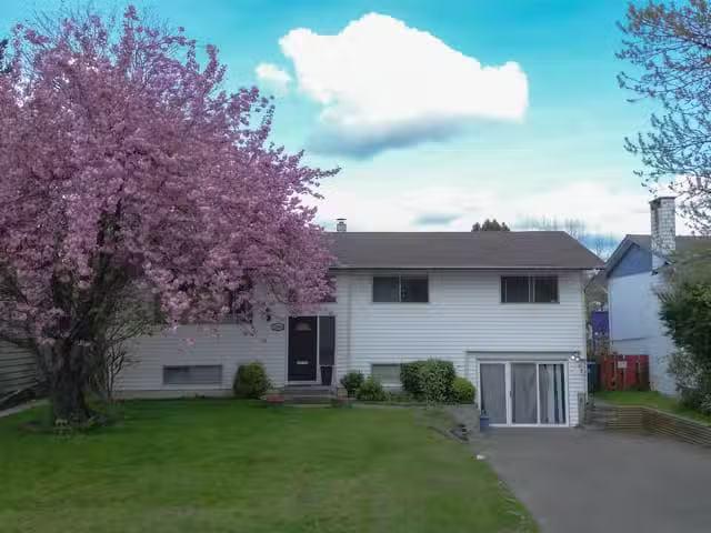 House for sale in Surrey, North Surrey, 11064 Swan Crescent, 2.