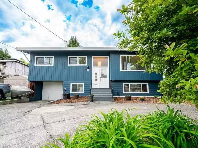 House for sale in Surrey, North Surrey, 12528 Pinewood Crescen.