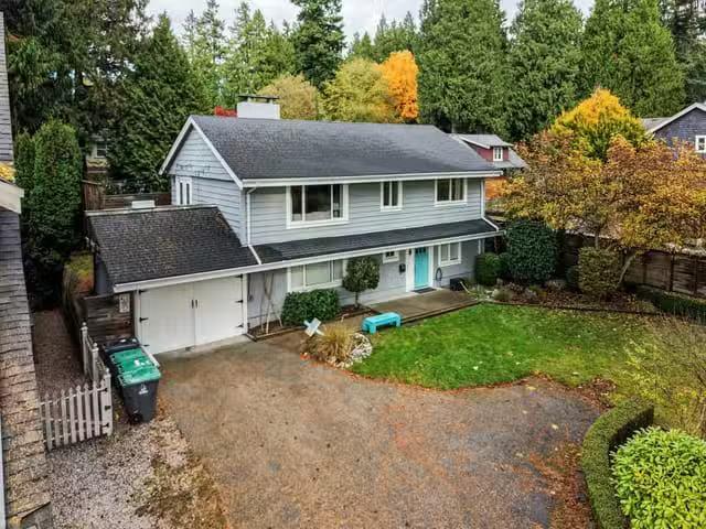 House for sale in Surrey, South Surrey White Rock, 12469 23 Av.