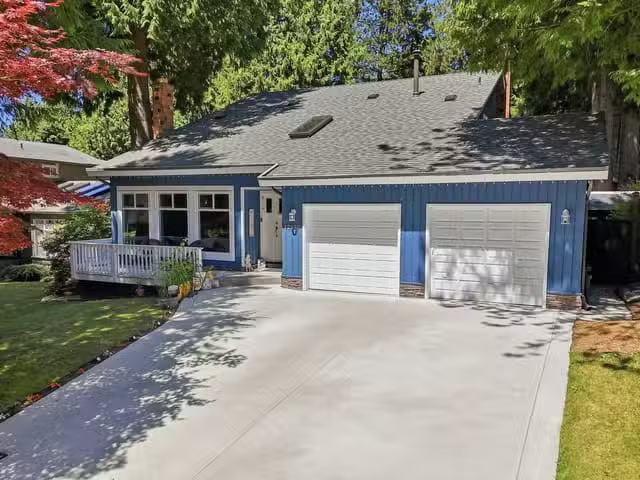 House for sale in Surrey, South Surrey White Rock, 12597 20 Av.