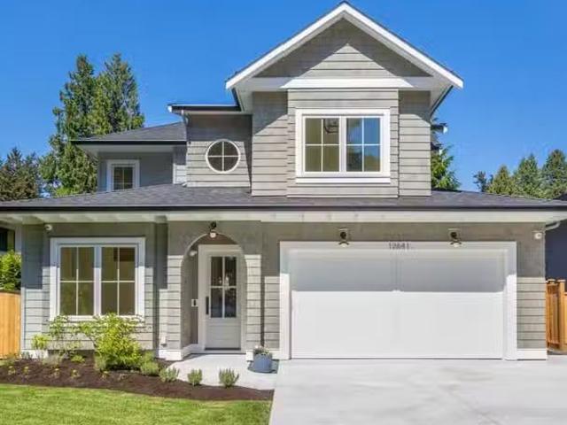 House for sale in Surrey, South Surrey White Rock, 12641 15 Av.