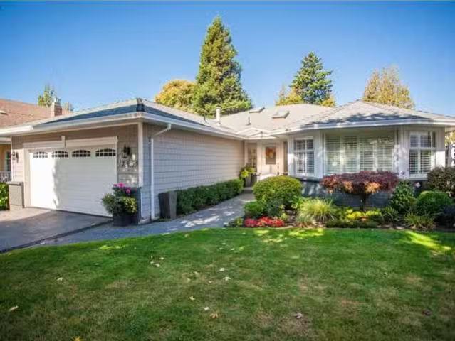House for sale in Surrey, South Surrey White Rock, 12665 24a A.