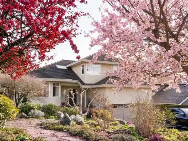 House for sale in Surrey, South Surrey White Rock, 12708 17a A.