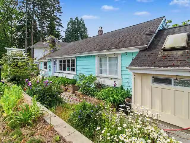 House for sale in Surrey, South Surrey White Rock, 12244 Sulli.