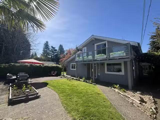 House for sale in Surrey, South Surrey White Rock, 12272 Agar.