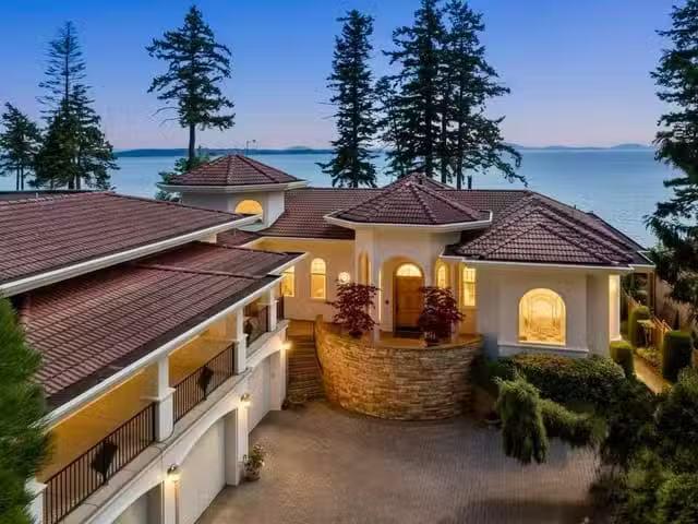 House for sale in Surrey, South Surrey White Rock, 13464 13a A.
