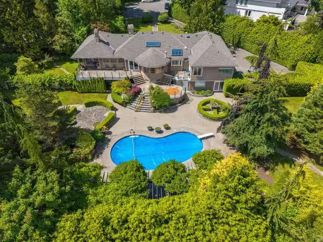 House for sale in Surrey, South Surrey White Rock, 13469 27 Av.