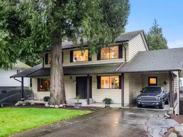 House for sale in Surrey, South Surrey White Rock, 13474 15 Av.