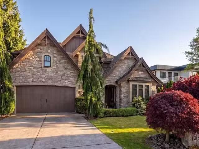 House for sale in Surrey, South Surrey White Rock, 13536 14 Av.