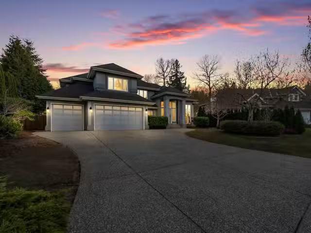 House for sale in Surrey, South Surrey White Rock, 13572 22a A.