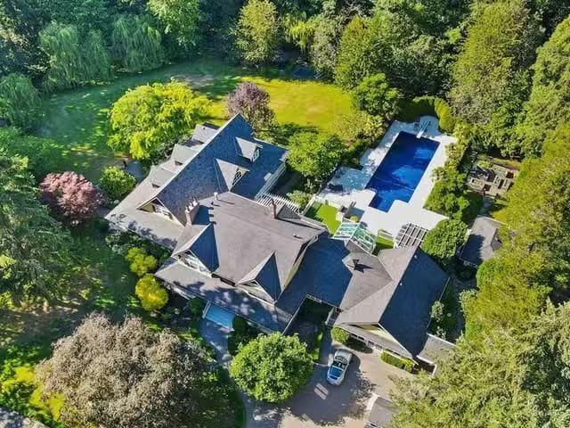House for sale in Surrey, South Surrey White Rock, 13685 30 Av.