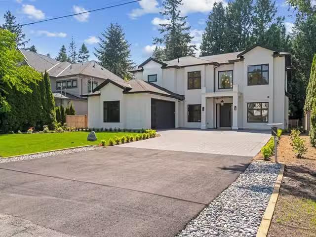 House for sale in Surrey, South Surrey White Rock, 13030 15 Av.