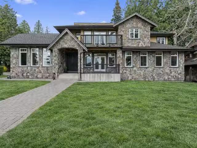House for sale in Surrey, South Surrey White Rock, 13101 14th.