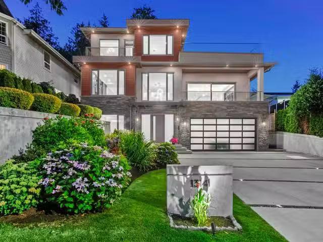 House for sale in Surrey, South Surrey White Rock, 13141 Marin.