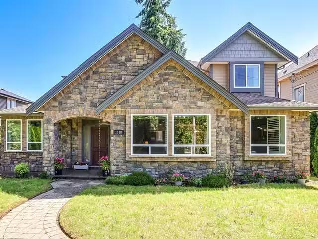 House for sale in Surrey, South Surrey White Rock, 1318 160 St.