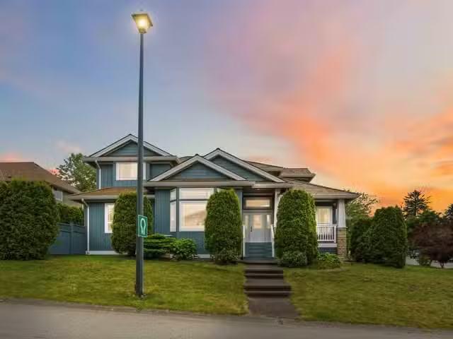 House for sale in Surrey, South Surrey White Rock, 14708 31a A.
