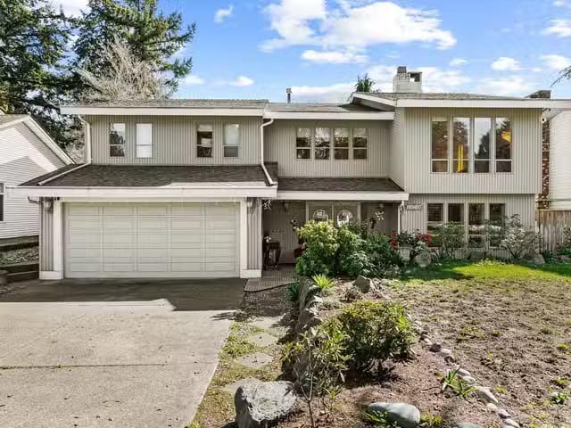 House for sale in Surrey, South Surrey White Rock, 14710 16a A.