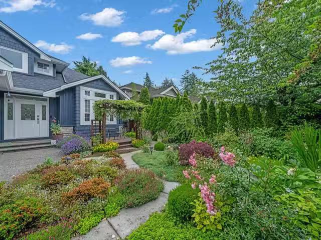 House for sale in Surrey, South Surrey White Rock, 14741 30 Av.