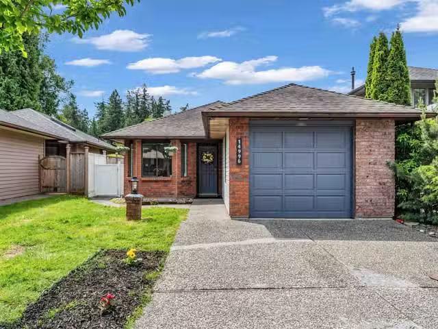 House for sale in Surrey, South Surrey White Rock, 14996 South.