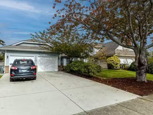 House for sale in Surrey, South Surrey White Rock, 14129 16a A.