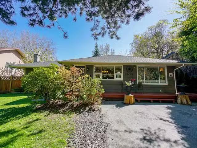 House for sale in Surrey, South Surrey White Rock, 15460 26 Av.