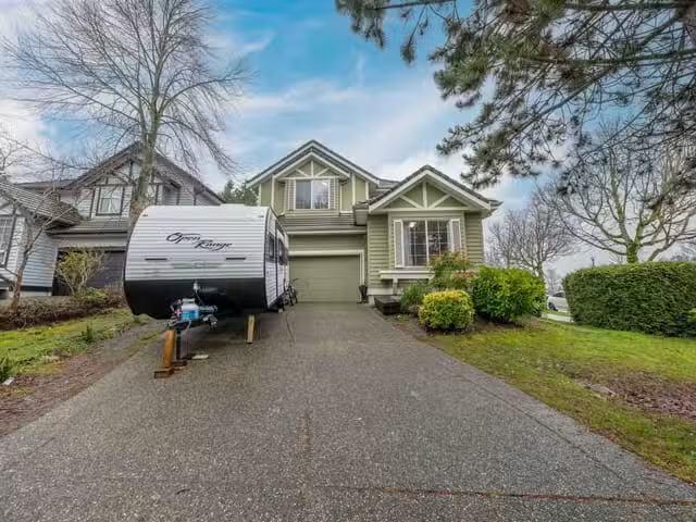 House for sale in Surrey, South Surrey White Rock, 15649 Rosem.