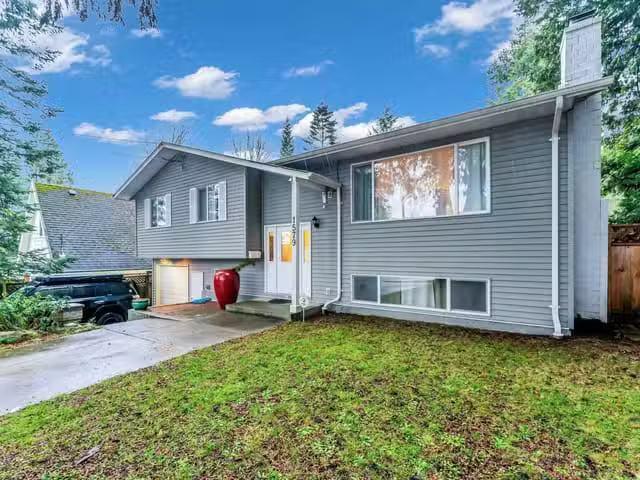 House for sale in Surrey, South Surrey White Rock, 1579 136 St.