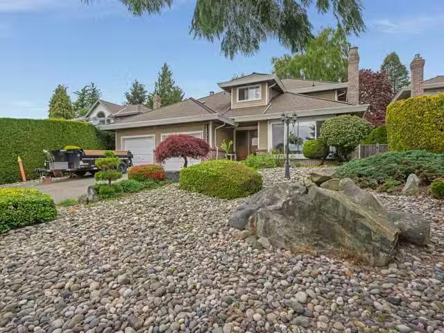 House for sale in Surrey, South Surrey White Rock, 15023 21b A.