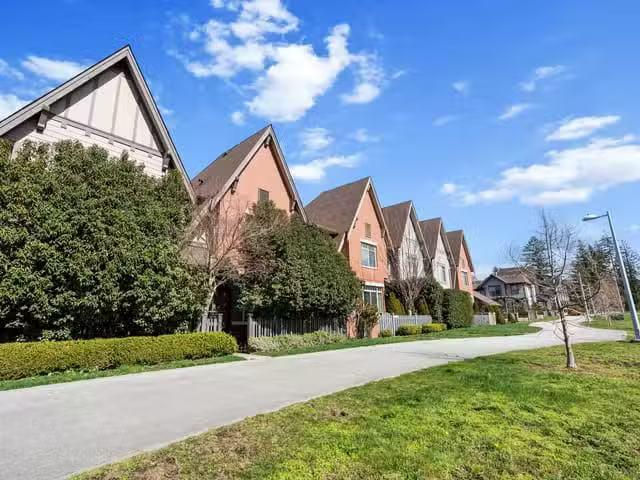 House for sale in Surrey, South Surrey White Rock, 16447 24 Av.