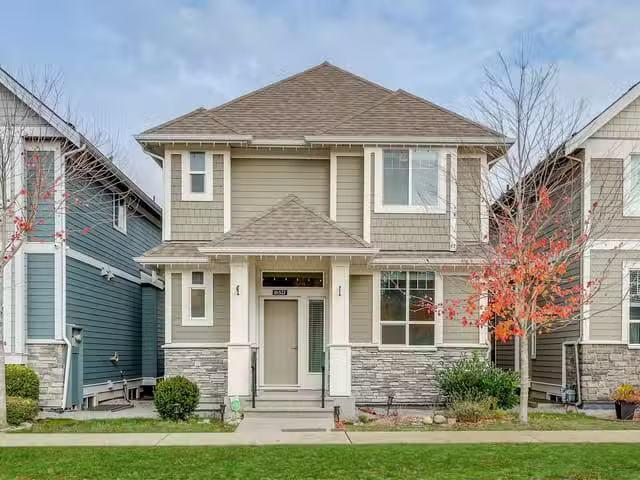 House for sale in Surrey, South Surrey White Rock, 16527 25a A.