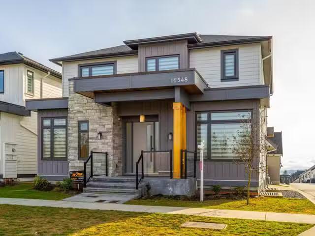 House for sale in Surrey, South Surrey White Rock, 16548 22 Av.